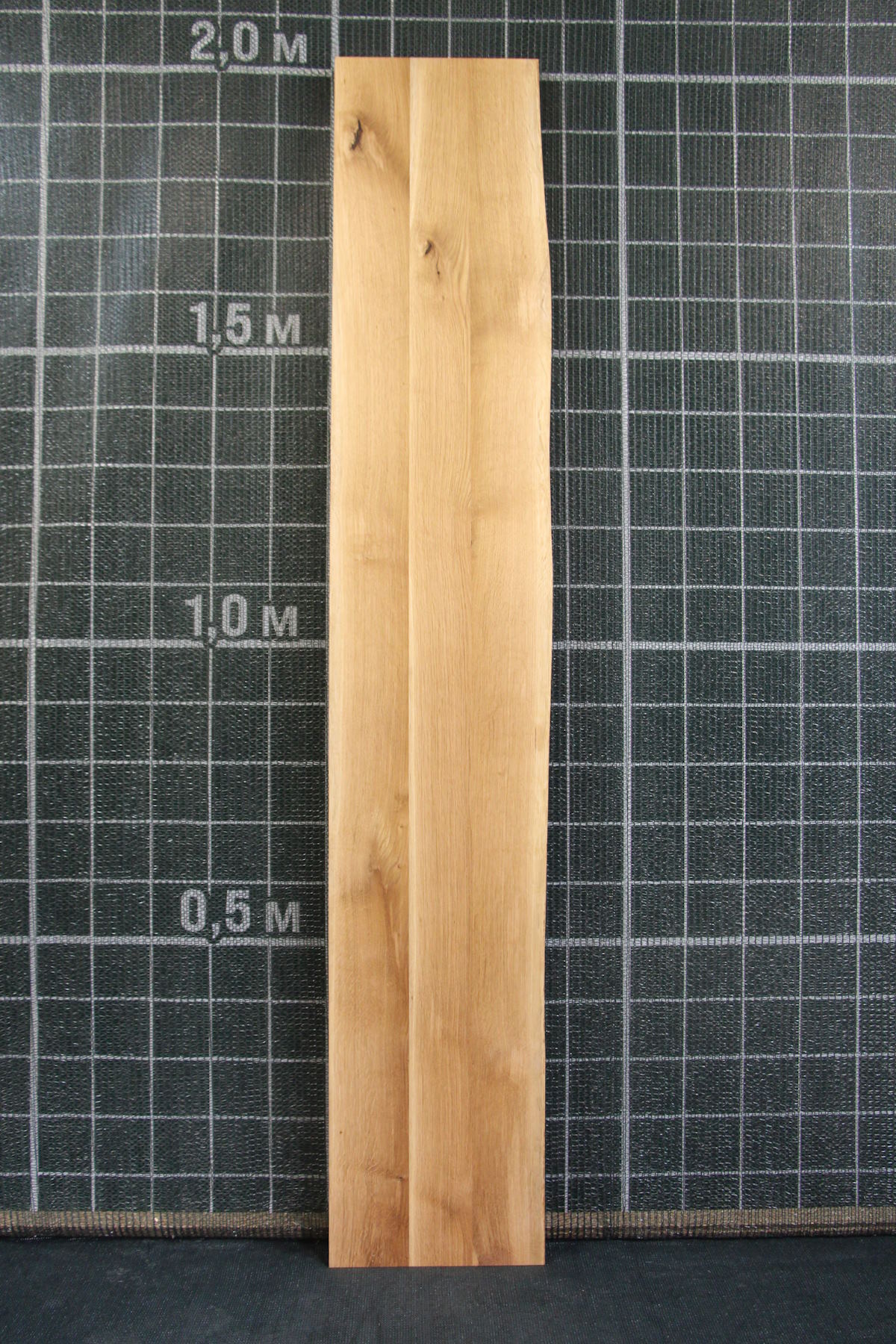 Подоконник толщина 41мм, ширина 350мм, длина 2015 мм. Сорт Натур. Калиброванный, шлифованный. Все сучки залиты эпоксидной смолой. Покрыт маслом. В наличии 1 шт.