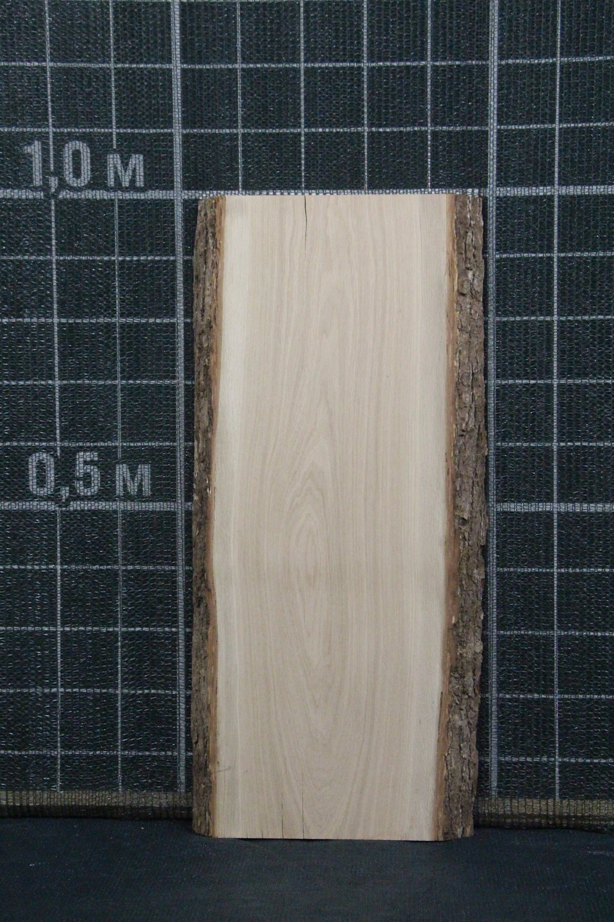 слэб дуба сухой калиброванный шлифованный сорт Экстра толщина 44мм. ширина 465мм. длина 1000мм. масса 13,2кг в наличии 1 шт.