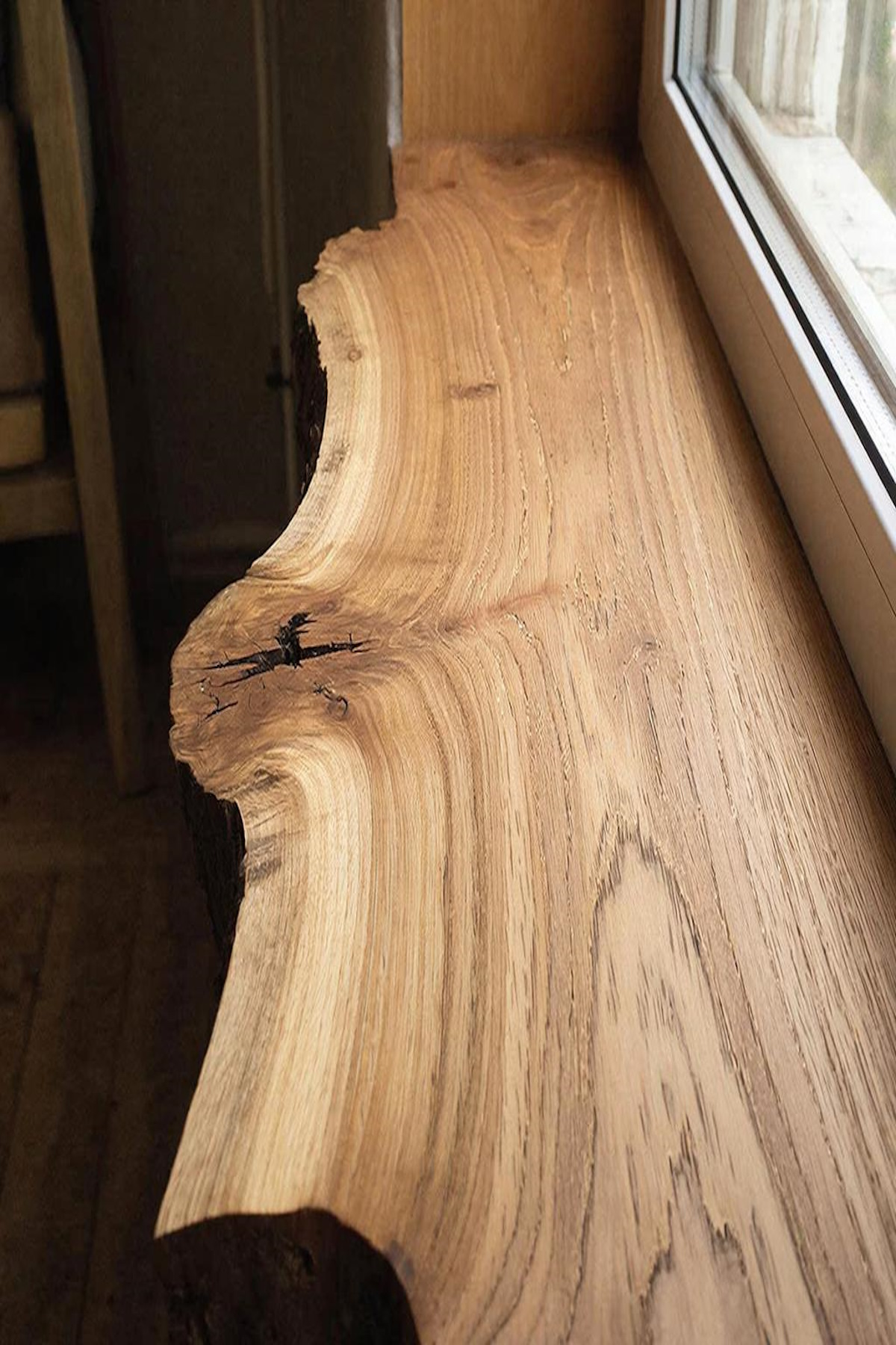 Подоконники с живыми краями из массива дуба