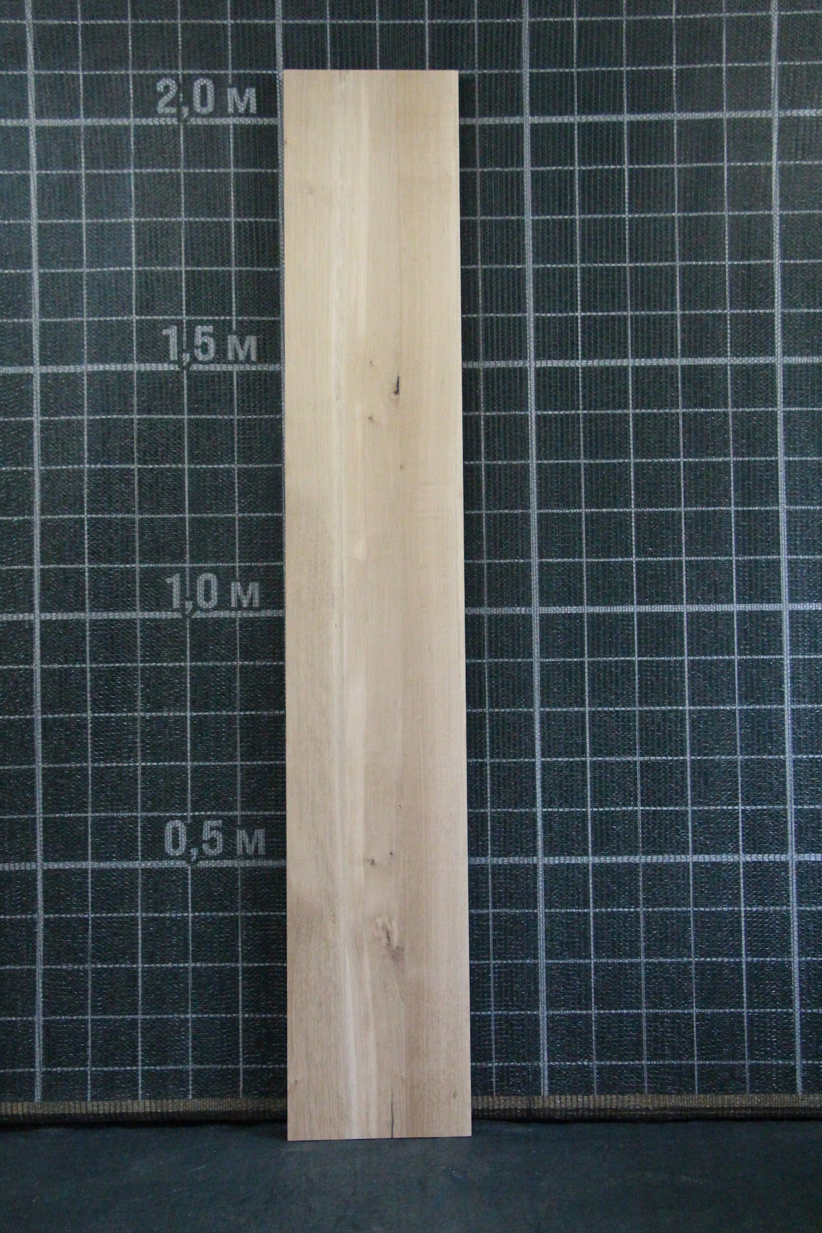 Подоконник толщина 42мм, ширина 350мм, длина 2100мм. Сорт Натур. Калиброванный, шлифованный. Все сучки залиты эпоксидной смолой. В наличии 1 шт.