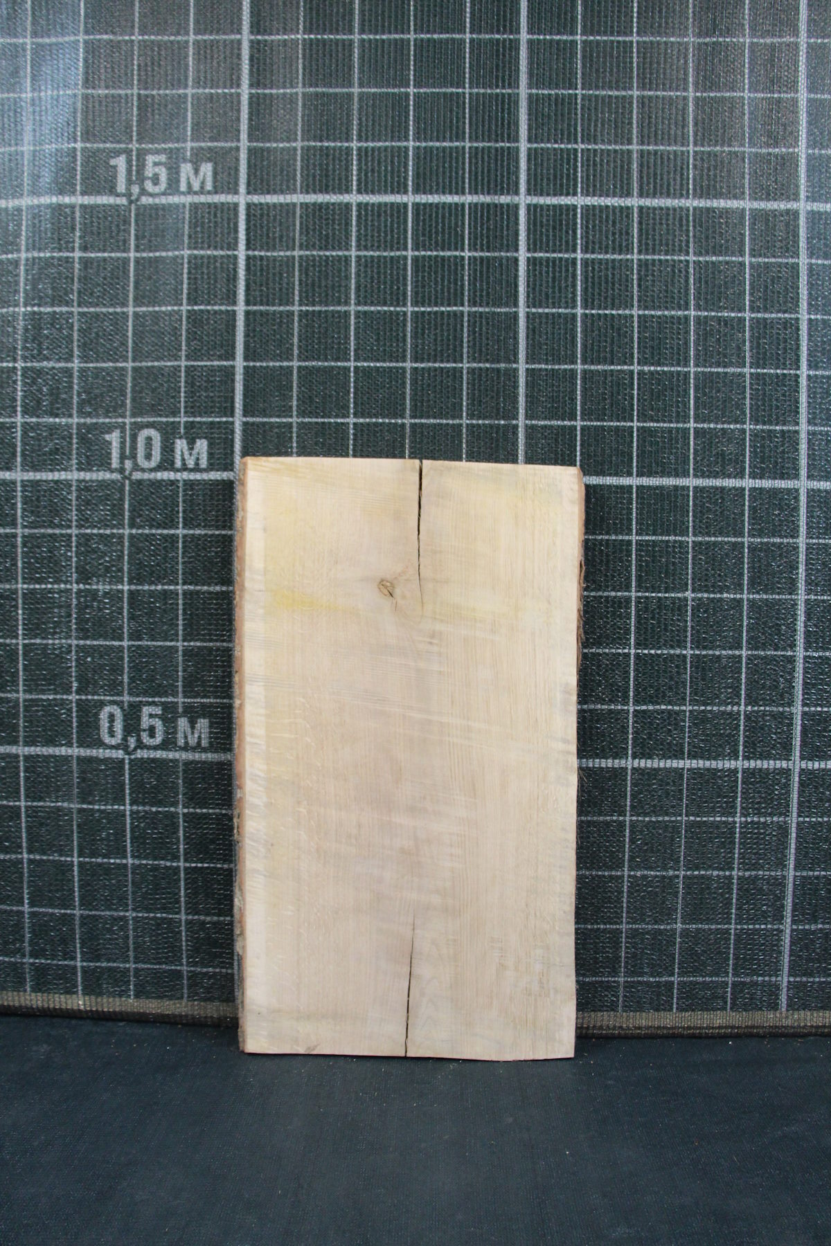 слеб дуб сухой необработанный  толщина 50мм. ширина 590мм. длина 1020мм. масса 26кг. в наличии 1шт.